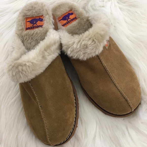 rocket dog clogs fuzzy